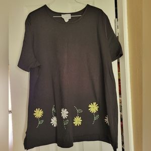 Blair XL Black Short sleeved top with yellow/white flower trim